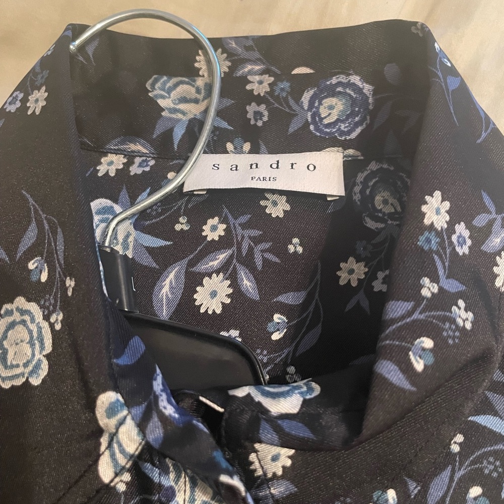 Gorgeous SANDRO BUTTON DOWN SHIRT